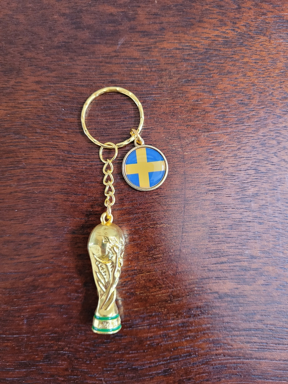 Brand New 2026 Fifa World Cup Trophy Keychain SWEDEN Flag
